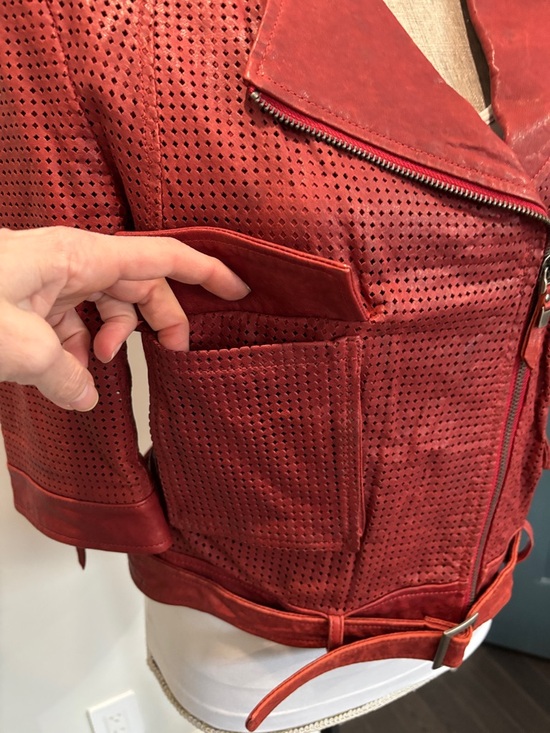 Women's Red Leather Jacket size medium - Picture 8 of 15